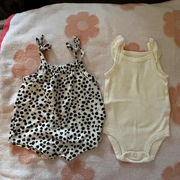 Old Navy Black and Cream Kids Bodysuit Set - Picture 1 of 6
